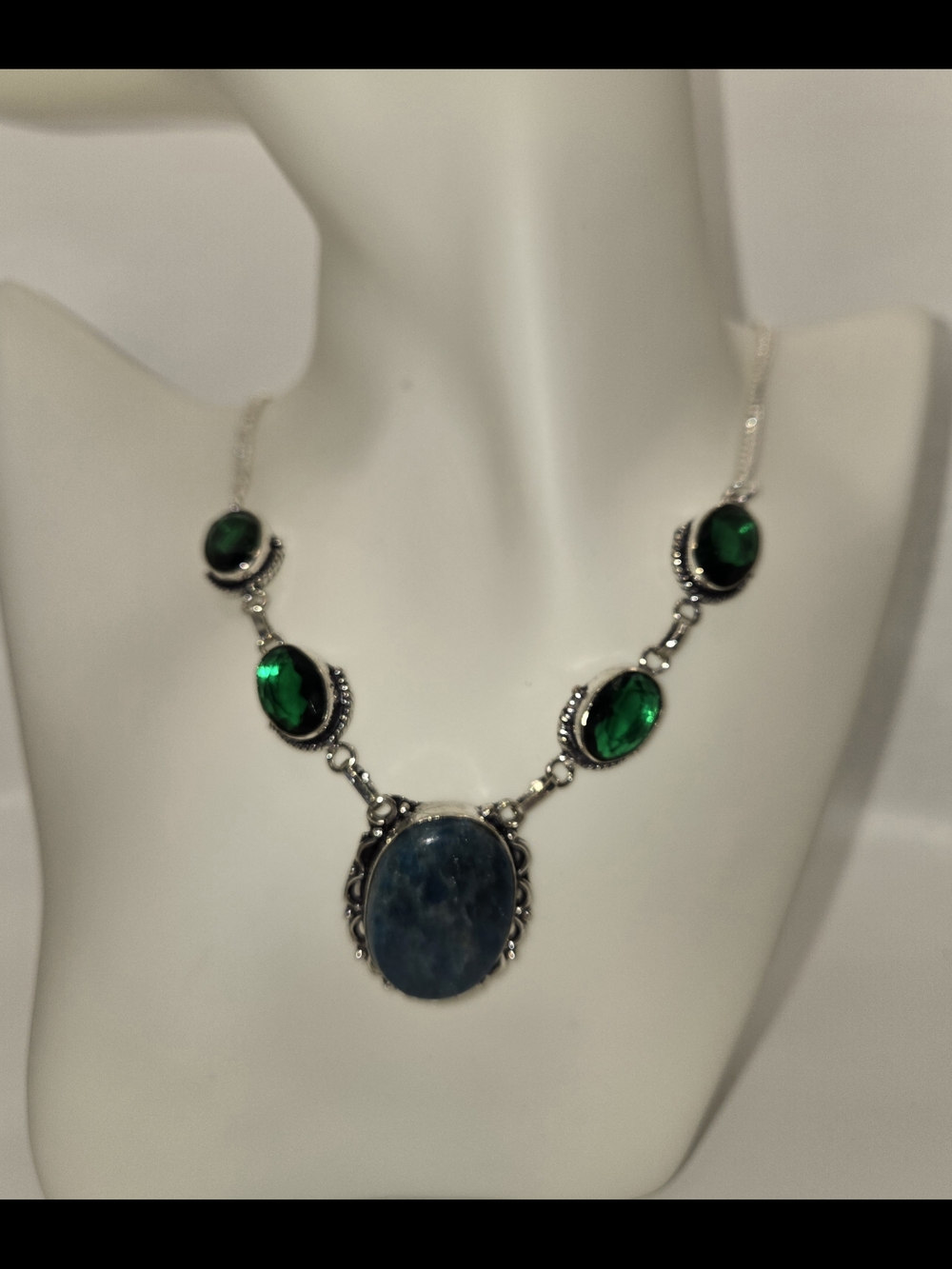 Handmade Apatite & Green Quartz Necklace - Picture 4 of 9